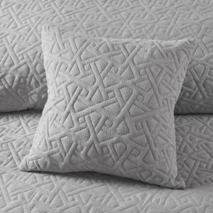 Complete your knitted bedding set with simple elegance of the N Natori Origami Quilted Top Decorative Square Pillow. This decorative pillow features an embroidered pattern made from rib sweater knit fabric