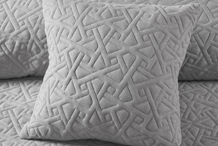 Complete your knitted bedding set with simple elegance of the N Natori Origami Quilted Top Decorative Square Pillow. This decorative pillow features an embroidered pattern made from rib sweater knit fabric