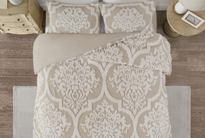 The Madison Park Viola 3 Piece Tufted Cotton Chenille Damask Duvet Cover Set offers the perfect cottage touch to your bedroom décor. A tufted chenille damask design is beautifully displayed on the 100% cotton duvet cover and matching shams