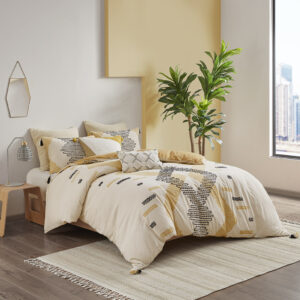 The INK+IVY Arizona 3 Piece Cotton Duvet Cover Set offers a shabby chic update to your bedroom. This 100% cotton duvet cover features a yellow and grey geometric print with twisted yarn embroidery