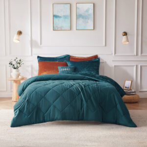 teal duvet cover features a quilted diamond top that adds dimension to the glamorous look. Matching shams (1 for Twin/Twin XL Sizes) coordinate with the velvet duvet cover