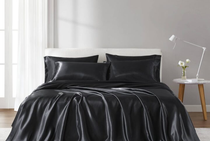 Fall asleep in smooth and luxurious comfort with our wrinkle-free satin sheets. These satin sheets are gentle on your skin and hair