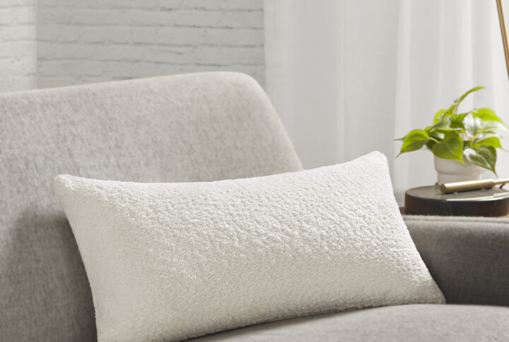 Our Sedona Boucle oblong pillow is a solid addition to any decorating scheme. The boucle material is extremely soft and cozy so that you can enjoy it at any of your favorite resting spots. It comes with a soft and lofty removable 3D polyester down-alternative filling insert.