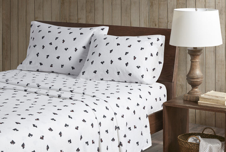 Stay warm and cozy through the night with this incredibly soft cotton flannel sheet set. Featuring fun novelty and classic prints