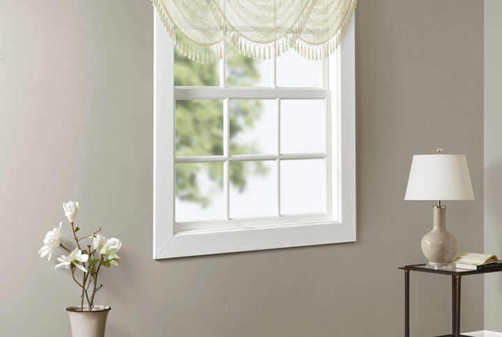 Madison Park’s Irina Diamond Sheer Waterfall Valance provides an alluring update to your home. An elegant diamond pattern is beautifully embroidered on a soft sheer fabric