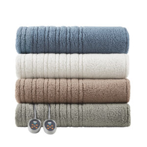 the True North by Sleep Philosophy electric heated blanket is the epitome of sophistication and comfort. This blanket features a sherpa face and reverse in a range of classic solid colors to suit any room style. The 20 heat settings allow the perfect warmth for any occasion