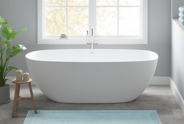 The Madison Park Signature Splendor 100% Cotton Tufted 3000 GSM Reversible Bath Rug brings incredible comfort and softness to your bathroom decor. This 100% cotton bath rug features a superior tufted top construction in a heavy 3000gsm weight