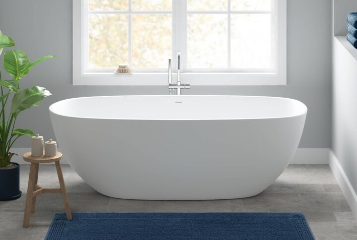 The Madison Park Signature Splendor 100% Cotton Tufted 3000 GSM Reversible Bath Rug brings incredible comfort and softness to your bathroom decor. This 100% cotton bath rug features a superior tufted top construction in a heavy 3000gsm weight