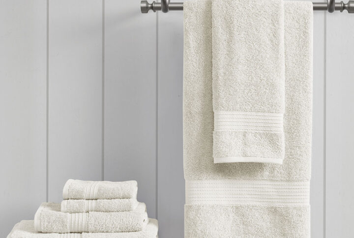 The Madison Park 6 Piece Organic Cotton Towel Set brings an all-natural