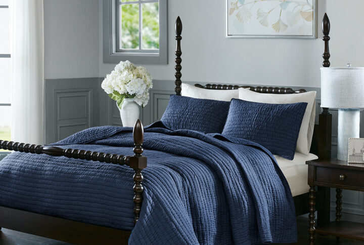 Sleep in luxurious comfort with Madison Park Signature’s Serene Cotton Hand Quilted Quilt Set. Made from soft cotton voile