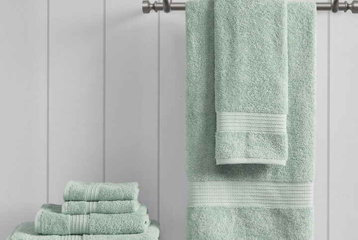 The Madison Park 6 Piece Organic Cotton Towel Set brings an all-natural