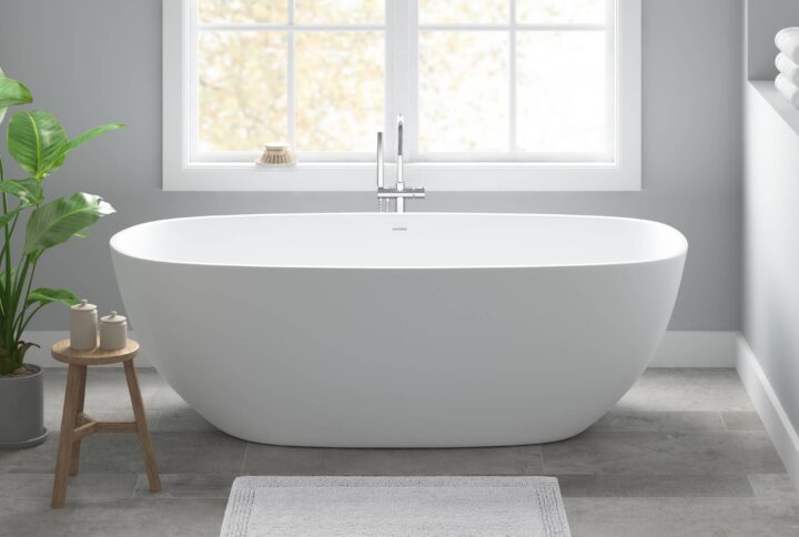 The Madison Park Signature Splendor 100% Cotton Tufted 3000 GSM Reversible Bath Rug brings incredible comfort and softness to your bathroom decor. This 100% cotton bath rug features a superior tufted top construction in a heavy 3000gsm weight