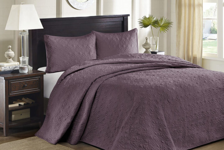 The Madison Park Quebec Reversible Bedspread Set offers a charming cottage-inspired update to your bedroom. The reversible bedspread and shams (1 in Twin/TwinXL) flaunt a classic stitch pattern that creates a rich depth and texture on the face of the bedding set. Prewashed cotton filling provides added comfort and durability