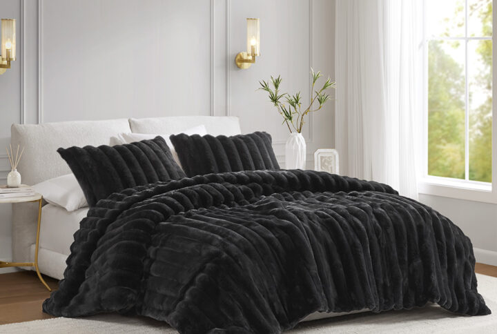 Curl up in the irresistibly cozy warmth of our luxurious