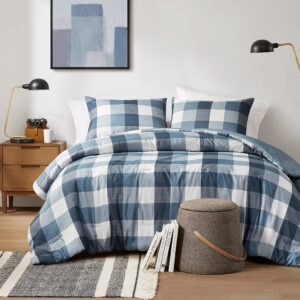 Revisit our classic plaid bedding set with a high-resolution printed woven-like texture that exudes style and comfort. Crafted from soft