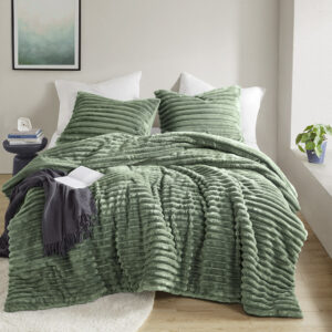 Our cuddly ribbed bedding set with fluffy ridges is certain to cocoon you in irresistibly cozy warmth. Designed with premium 300 gsm fabric for weighty durability and softness
