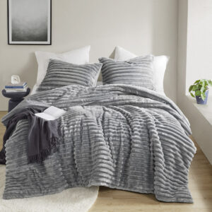 Our cuddly ribbed bedding set with fluffy ridges is certain to cocoon you in irresistibly cozy warmth. Designed with premium 300 gsm fabric for weighty durability and softness