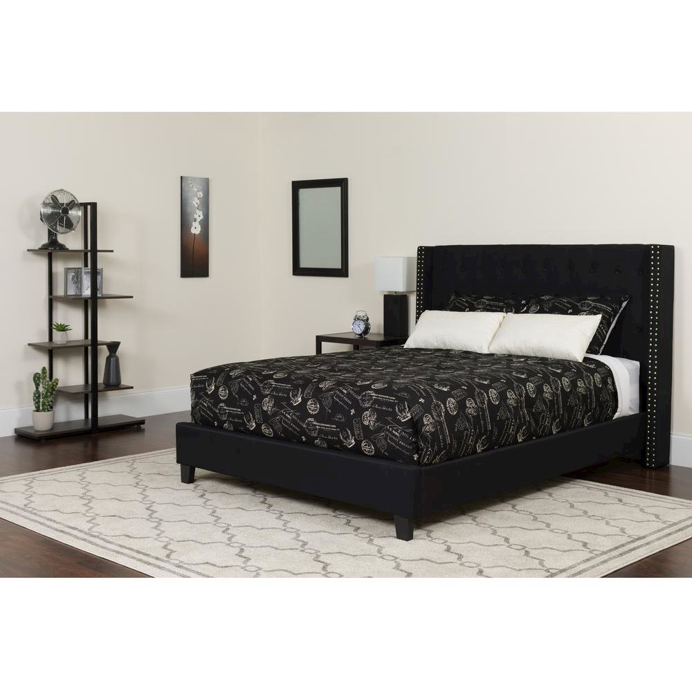 Queen Size Tufted Upholstered Platform Bed in Black Fabric
