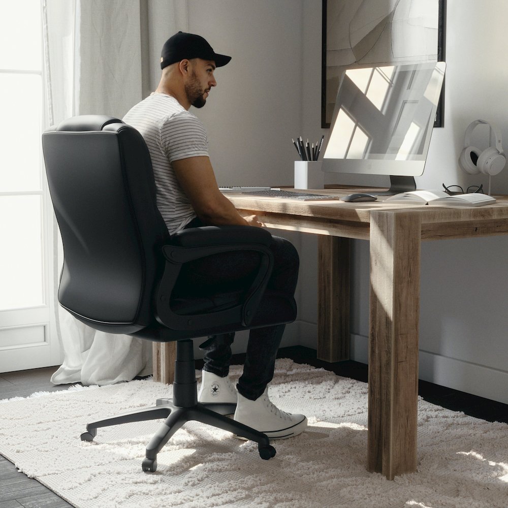 Flash Fundamentals 400 lb. Rated Black Swivel Office Chair with Padded Arms