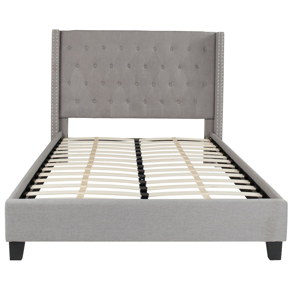 Full Size Tufted Upholstered Platform Bed in Light Gray Fabric