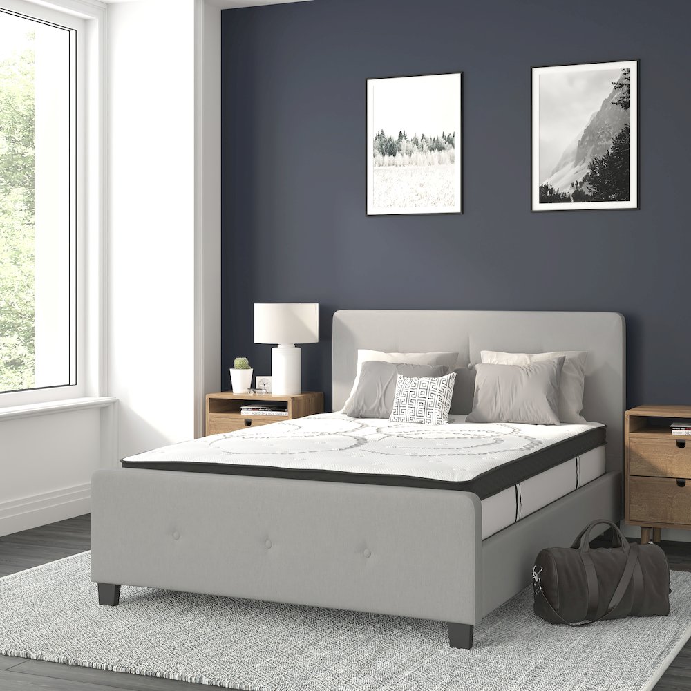 Full Size Tufted Upholstered Platform Bed in Light Gray Fabric