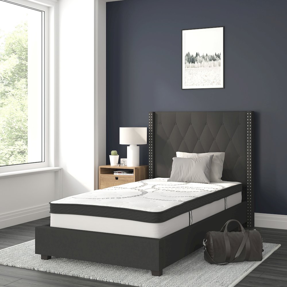 Twin Size Tufted Upholstered Platform Bed in Black Fabric