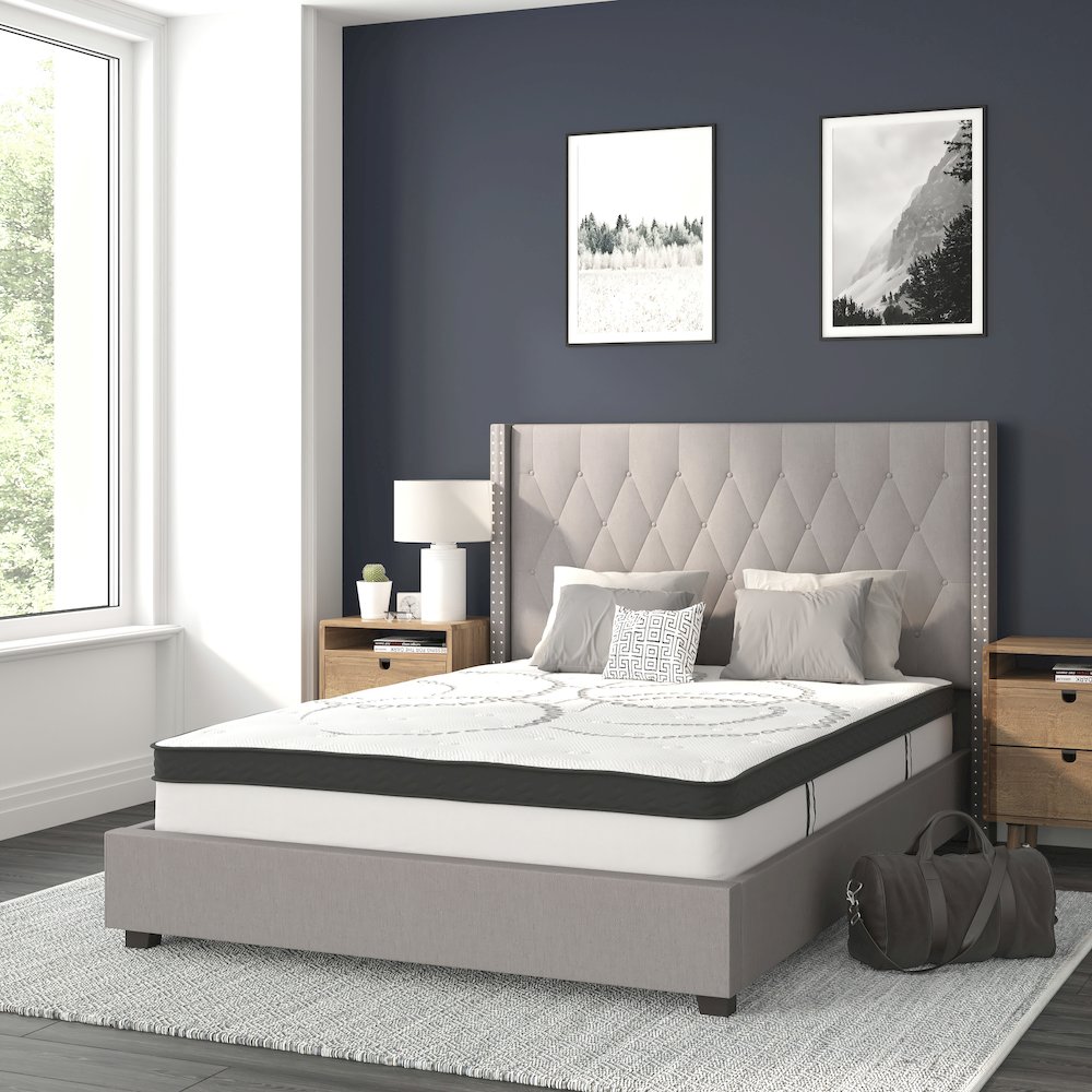 Full Size Tufted Upholstered Platform Bed in Light Gray Fabric