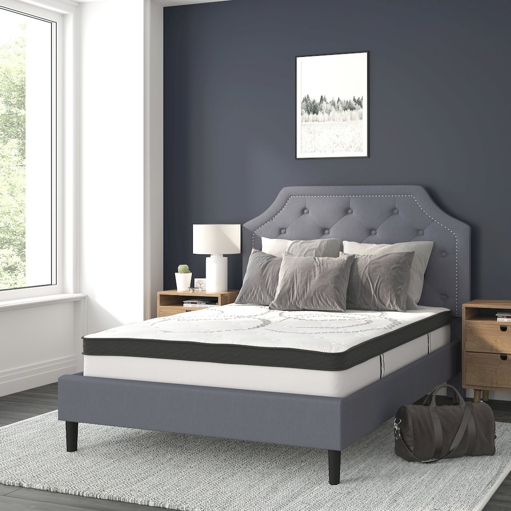 Full Size Tufted Upholstered Platform Bed in Light Gray Fabric