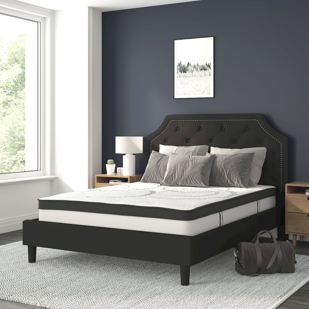 Queen Size Tufted Upholstered Platform Bed in Black Fabric