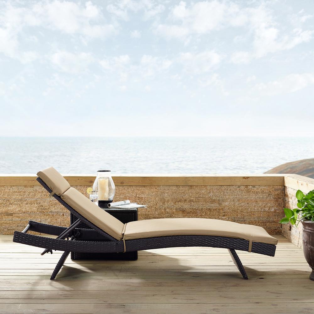 Biscayne Wicker Outdoor Chaise Lounge