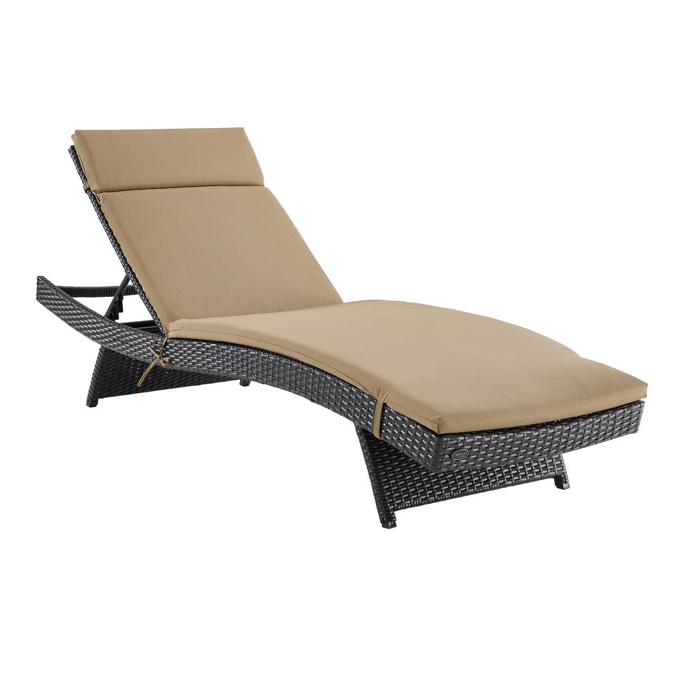 Biscayne Wicker Outdoor Chaise Lounge