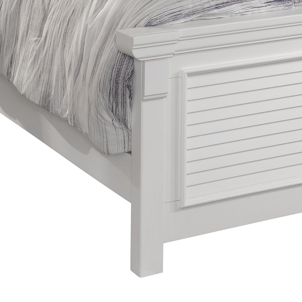 Cottage Traditions King Bed – White Cottage