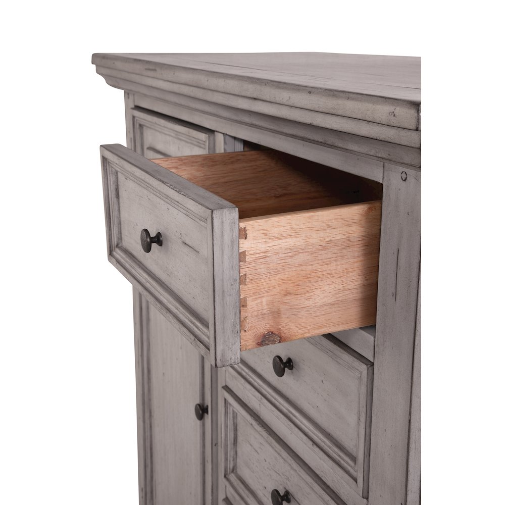 Stonebrook Gentleman’s Chest – Light Distressed Antique Gray