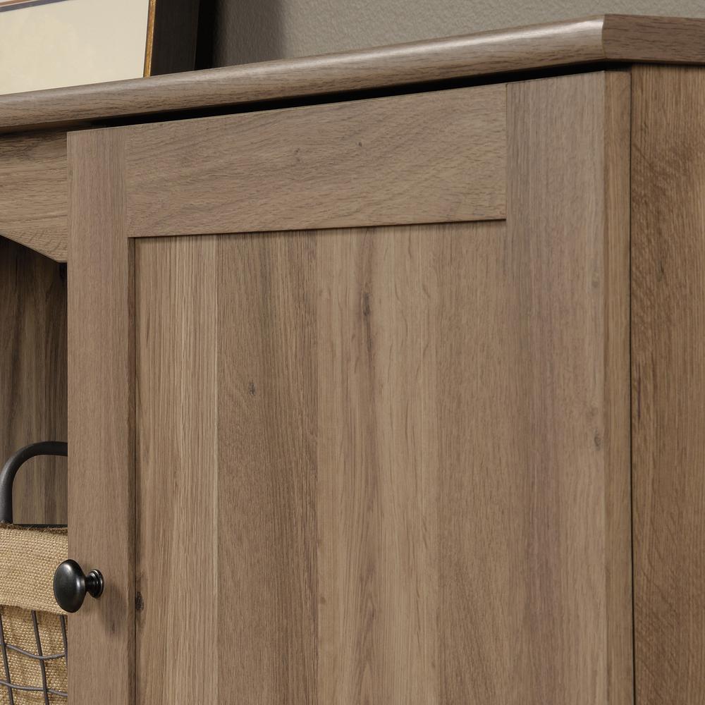 Harbor View Hutch