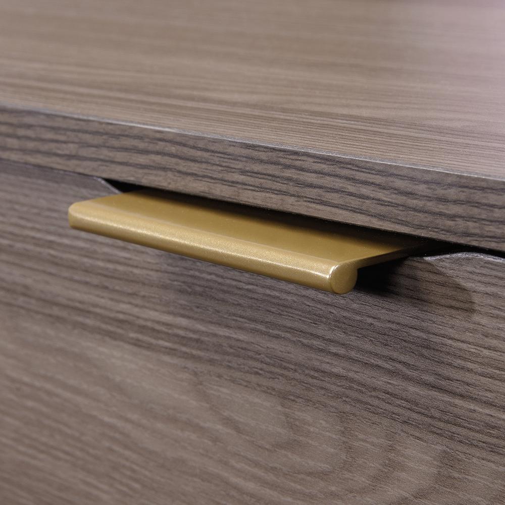 International Lux L Desk