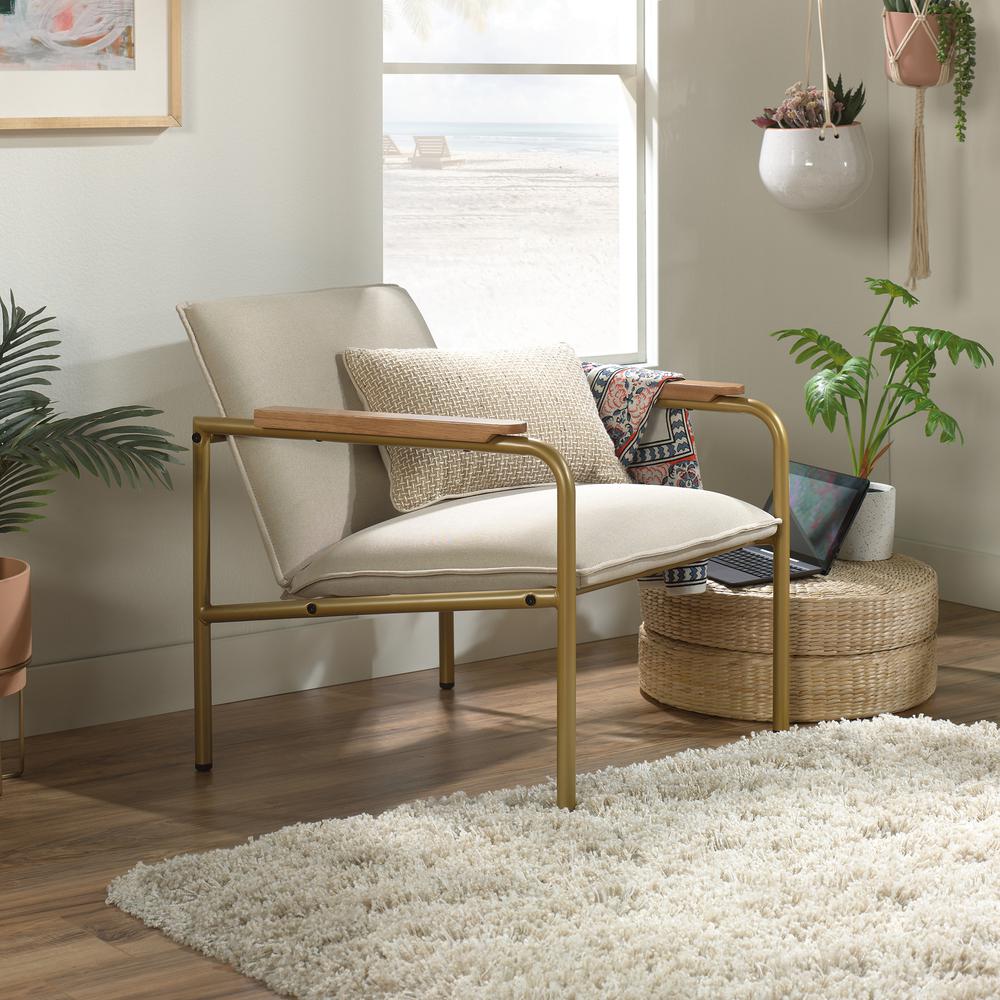 Coral Cape Lounge Chair 3A