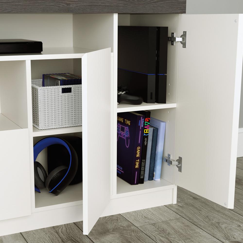 Hudson Court Entertainment Stand