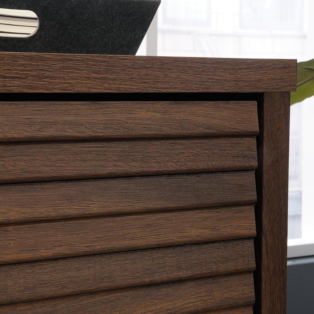 Spiced Mahogany finish