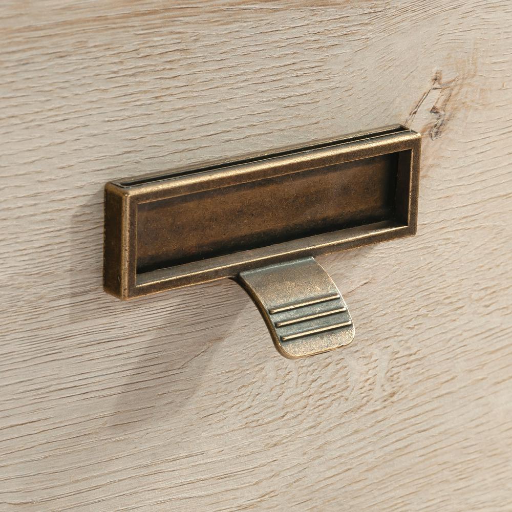 Chalked Chestnut finish