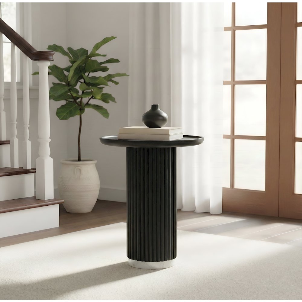 Round Solid Wood Pedestal Fluted Accent Table in Black Finish