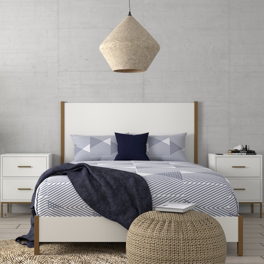 Madelyn Standard King Panel Bed