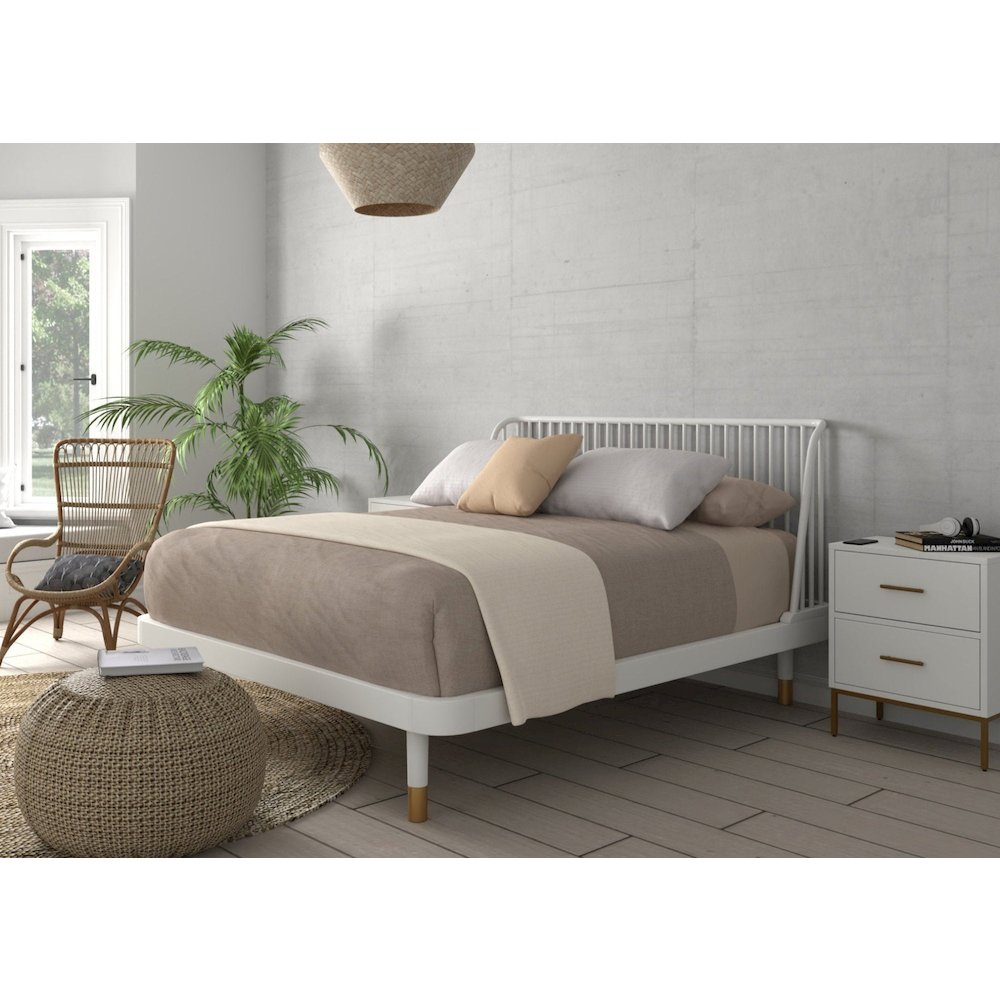 Madelyn Queen Slat Back Platform Bed