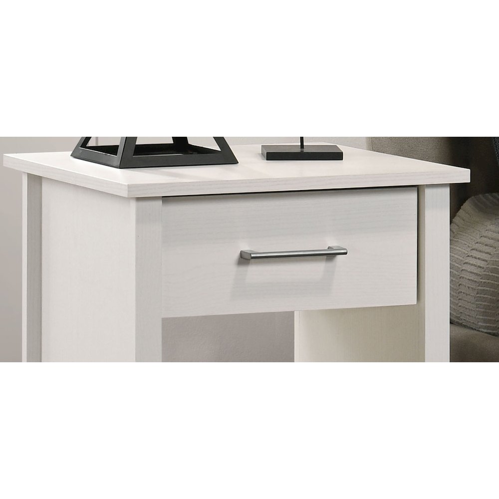Celeste 20″W White 1-Drawer Nightstand Bedside Table