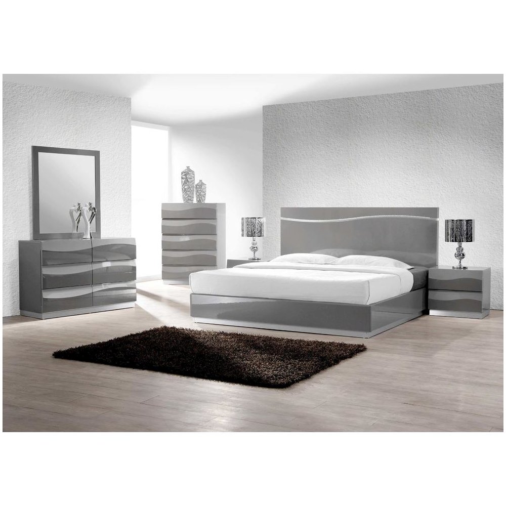 Best Master Leon 5-Piece Poplar Wood Queen Bedroom Set in Gray High Gloss
