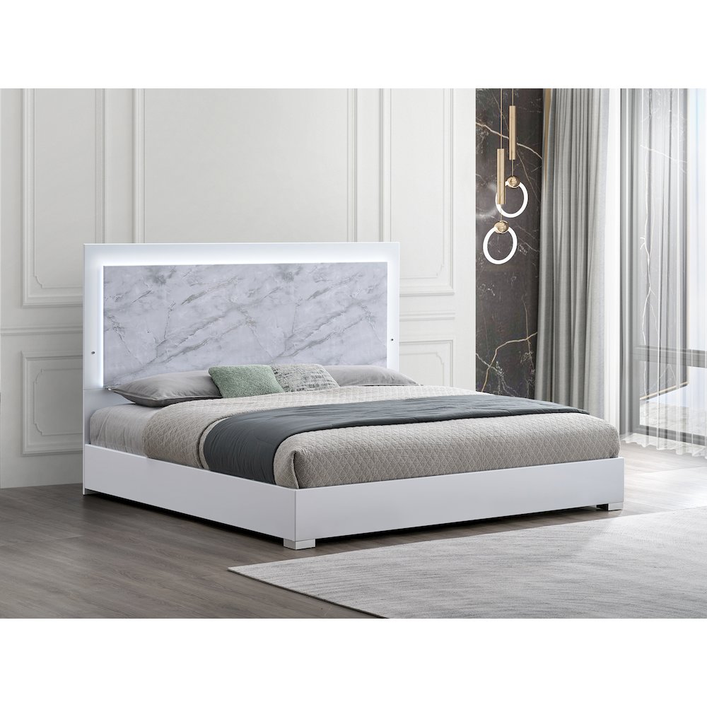 White Lacquered Gloss