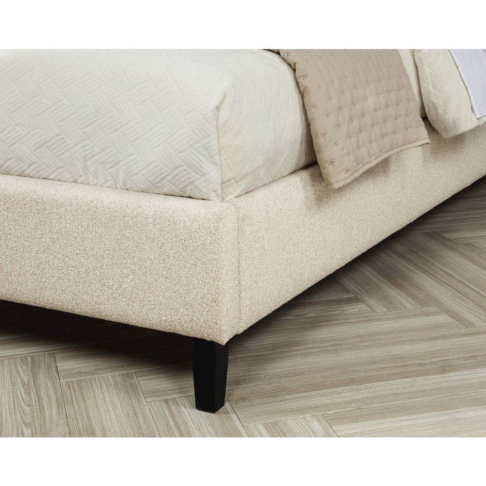 Tleraé California King Bed
