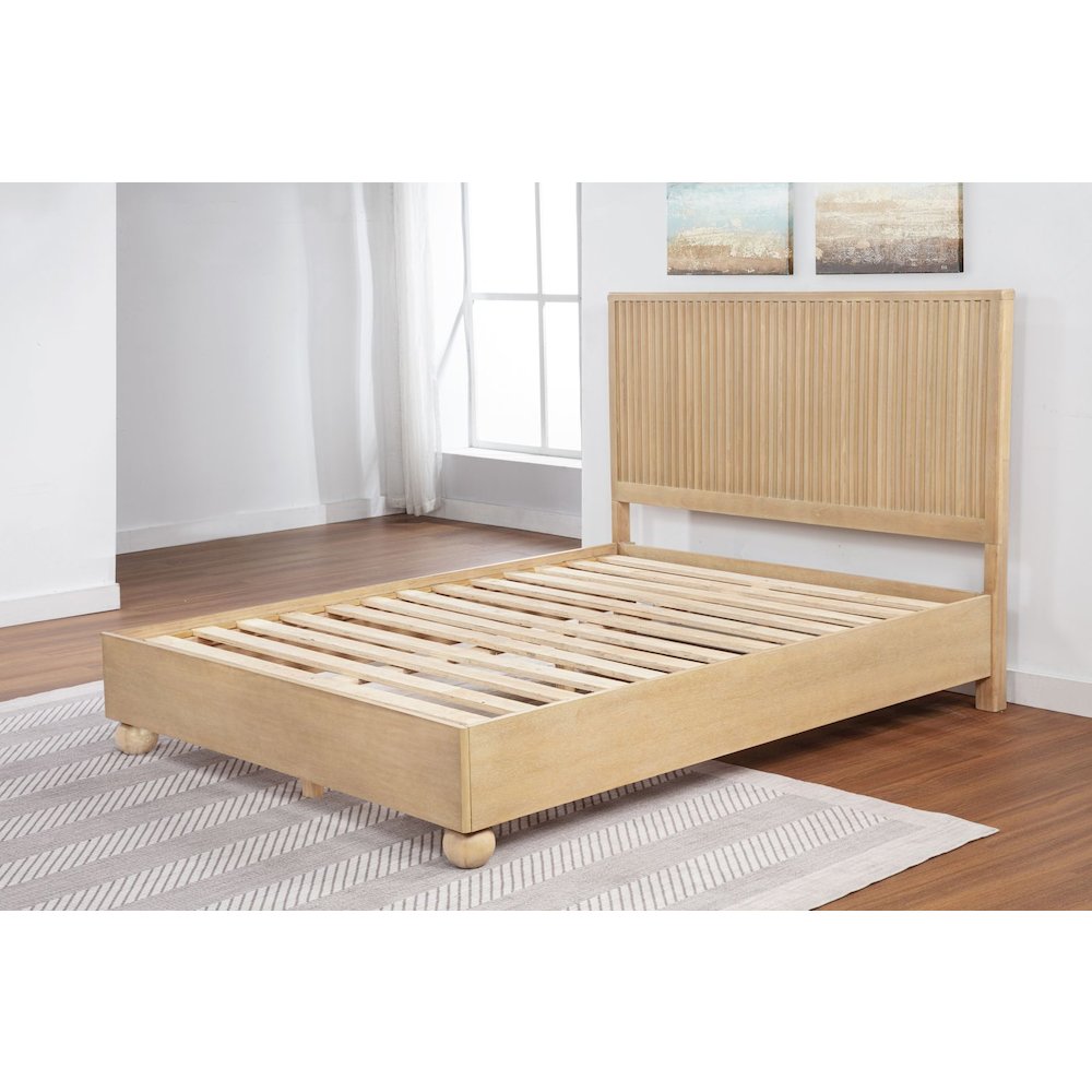 Daplen Scandinavian Modern California King Bed Frame