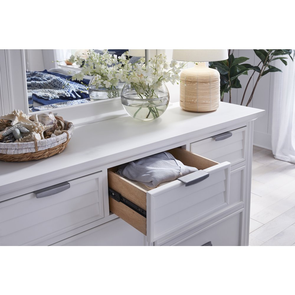 Heritage Coast 7-Drawer Dresser – Coastal White