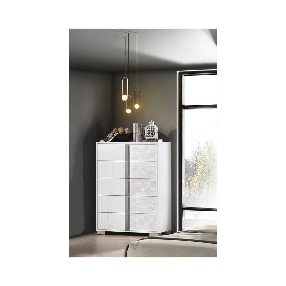 White chest with 5 storage drawer