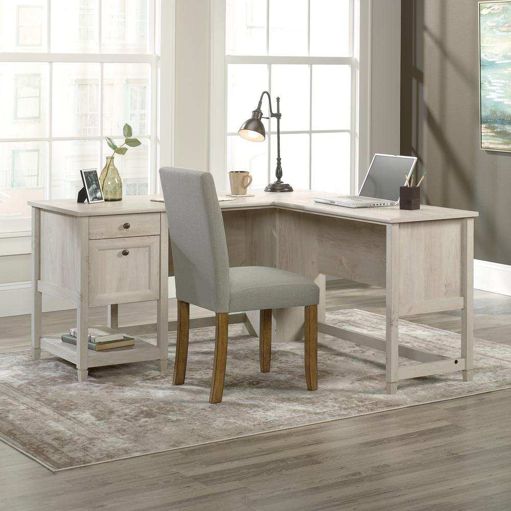 Chalked Chestnut finish
